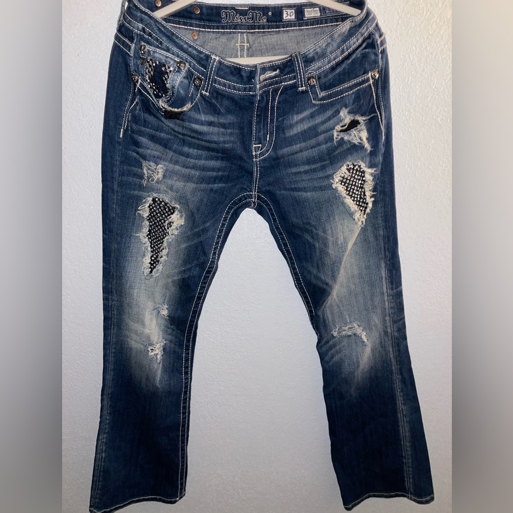 These are MissMe  30w x 30 long used jeans, they are missing the button.